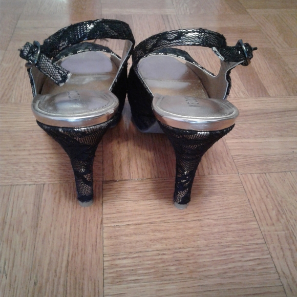 ❤GLOBO HEELS WITH LACE DETAIL - Picture 6 of 6